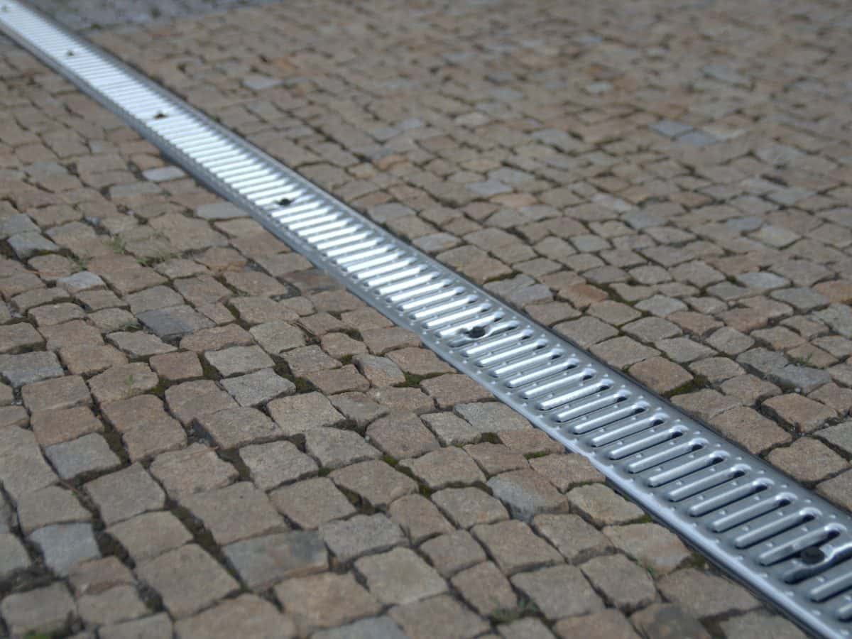 Дренажен канал MAX-DRAIN BASIC с поцинкована решетка A15, 1000x131x148mm - Image 5